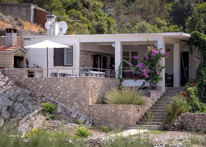 House Peacefull Relax Tatil Evi Zastražišće