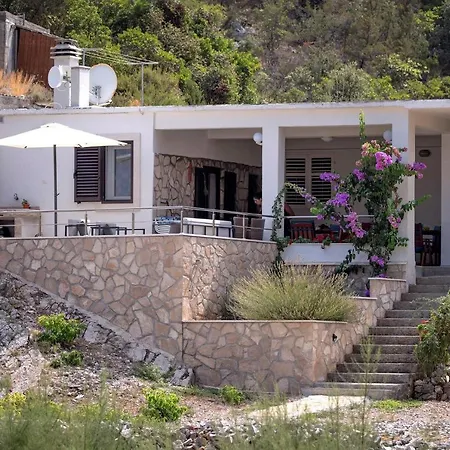 House Peacefull Relax 別荘 Zastražišće